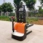 Vollelektrischer Stapler ES-15K, Mahle Motor, 1500 kg 3500 mm, GEL-Batterie 24V/80Ah Vollelektrischer Stapler ES-15K, Mahle Motor, 1500 kg 3500 mm, GEL-Batterie 24V/80Ah