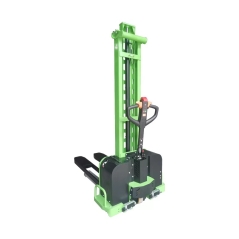 Vollelektrischer Mitnahmestapler